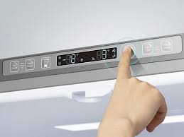 The panel automatically locks after 1 minute of inactivity to avoid accidental contact. 26 6 Cu Ft French Door Refrigerator Hrf266n6cse Hisense Usa