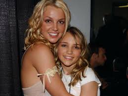 Jamie lynn spears (left) was named as a trustee of her sister britney's estate in 2018. Britney Spears Sister Jamie Lynn Addresses Backlash In New Video Teen Vogue