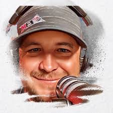 Chad Finley's Instagram, Twitter & Facebook