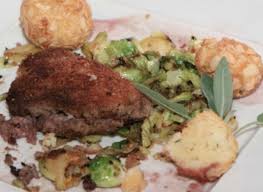 Cordon Bleu Vom Wildschweinrucken Mit Mandelballchen An Madeira Sussholzjus Rezept Kochbar De
