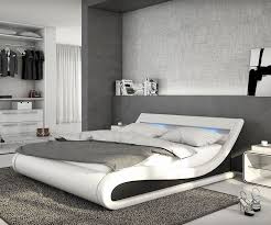 Betten online kaufen » ratenkauf aufbauservice otto ~ otto und partner brauchen für einzelne datennutzungen deine einwilligung um dir unt. Delife Polsterbett Belana Weiss Schwarz 140x200 Cm Mit Led Beleuchtung Polsterbett Online Kaufen Otto Bett Modern Betten Kaufen Bett Ideen