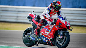 Pecco bagnaia ha liderado la primera jornada de entrenamientos libres de motogp en el gran premio de portugal, con marc márquez sexto y todos los hombres fuertes han finalizado arriba. Why Ducati Needs Bagnaia Motor Sport Magazine