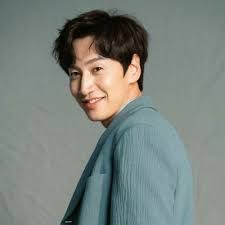 Lee kwang soo now joins the growing list of south korean celebrities who have become official torchbearers for the. Lee Kwang Soo Masijacoke85 Twitter