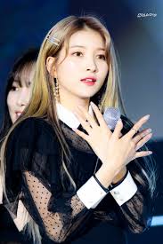 The group debuted on january 16, 2015, under source music which became a subsidiary company of big hit entertainment in july 2019. I M Liking Blonde Sowon Sowon