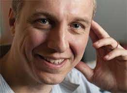 Pioneering organic electronics: Daniel Frisbie