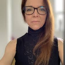 Paulina Smith's Instagram, Twitter & Facebook