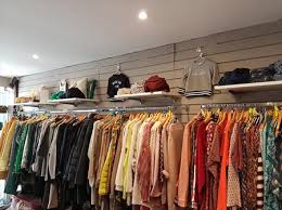 Amenagement magasin pret a porter. Presentoirs Meubles Agencement Amenagements Pret A Porter Occasions Et Destockage En France Belgique Pays Bas Luxembourg Suisse Espagne Italie Maroc Algerie Tunisie
