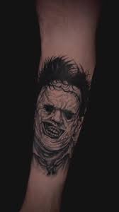 Okay now it's time for a tattooed and fit baddie thread