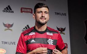 Giorgian daniel de arrascaeta benedetti (locally ˈʃoɾʃan de araskaˈeta, born 1 june 1994) is a uruguayan footballer who plays as an attacking midfielder for brazilian série a club flamengo and the uruguay national team. Mirando Titulos Arrascaeta Explica Escolha Pelo Fla Novas Motivacoes Lance