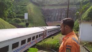 Mulai 22 Desember 2020 Penumpang Kereta Api Jarak Jauh Harus Sertakan Hasil Rapid Test Antigen Tribun Jabar