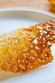 Vite Fait Bien Fait Tuiles Aux Amandes Food Recipes Tuiles Recipe