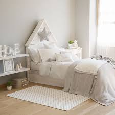 Bettwasche Grauer Seersucker Bettwasche Schlafen Zara Home Osterreich Bed Linens Luxury Baby Girl Room Decor Zara Home Decor