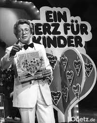 He was an actor and writer, known for café wernicke (1980), praxis bülowbogen (1987) and zdf hitparade (1969). Zdf Hitparade Moderator Dieter Thomas Heck Ist Tot Onetz