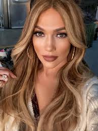Both designers and stylists accept the increasing popularity of all blonde tones. 10 Ways To Wear Brown Hair With Blonde Highlights Brown Hair Blonde Highlights Ideas Instyle