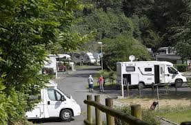 Guy clemens, aus greidanus, noortje herlaar, carine crutzen, arian foppen synopsis et détails: Camping Paradis