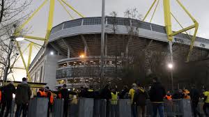 Definition, rechtschreibung, synonyme und grammatik von 'übertragen' auf duden online nachschlagen. Bvb Fan Ist Nach Tritt Von Stadionordner Ein Pflegefall Haftstrafe Stern De