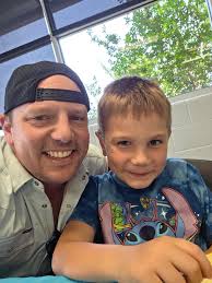 Ryan would be a great hire for Claire's! 🤣 #ryanelizabeth #lilaaddison