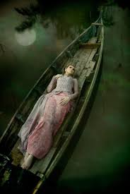 Ahh I Bet This Is The Lady Of Shalot Anne Almost Drowns Trying To Imitate In Anne Of Green Gables Ken Preraphaelites Clair De Lune Photographie Portrait