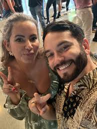 in my 80's señor era 🐆🎤🚬 #mentiras #mentiraslaserie #hollywood  #primevideolat