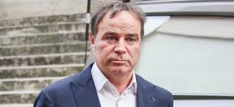 Orange avec 6medias, publié le jeudi 08 avril 2021 à 09h10. Elle Est Effrayante Fabien Lecoeuvre Derape Et Insulte Une Chanteuse Francaise