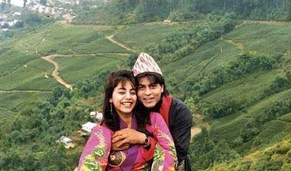The Darjeeling - Shahrukh Khan and Gauri Khan-The Official enjoying  Darjeeling on their honeymoon in 1992... also shooting for Raju Ban Gaya  Gentleman | Facebook