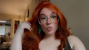 LOVING the way these yellow cactus earrings complemented my dress today,  and so does over half the office!! Gotta love The Crazy Earing Lady. 👏👏👏 