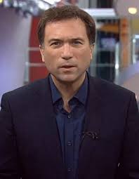 BBC news man Ros Atkins stuns Glastonbury crowd with scorching drum and  bass set