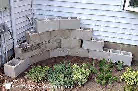 Design yours as either a straight wall or curved wall. Diy Cinder Block Planter How To Create Your Own Using Concrete Block