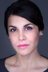 Leslie Steele's Instagram, Twitter & Facebook