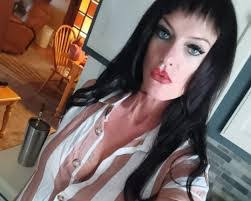 Kelli Powell's Instagram, Twitter & Facebook