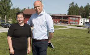 Sentralstyret i senterpartiet har derimot anbefalt landsmøtet ikke å omtale spørsmålet om hvem som skal være. Saeter Gard Politiutdanning Darlig Skjult Forsok Pa A Legge Ned Saeter