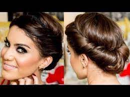 This Gorgeous Style Is Unbelievably Easy Here S How To Do A Twisted Updo With Only A Headband Grecian Hairstyles Long Hair Updo Curly Hair Styles