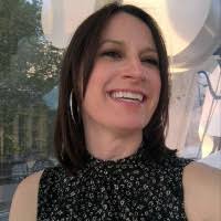 100+ perfiles de «Rhea