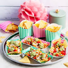 Tina sojabönor och mango (om den är fryst). Malins Fish Tacos Med Klassiska Tillbehor Recept Tasteline Com
