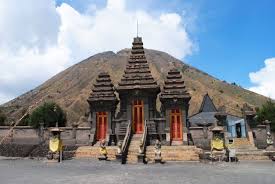 Hal ini dikarenakan kota malang memiliki banyak destinasi wisata menarik baik wisata alam, kuliner, dan juga budaya. 15 Spot Instagrammable Di Malang Ini Dijamin Bikin Kamu Pengen Berpetualang Jadi Kapan Ke Sana