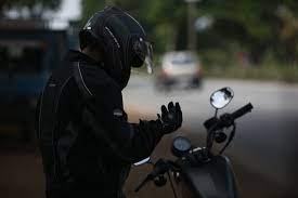 Topik seorang pria buddha yang juga mempelajari perbandingan agama terus dr. Melihat Kepribadian Cowok Dari Jenis Motor Yang Dipakai Kumparan Com