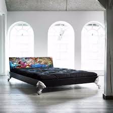 La funzionale eleganza dei letti imbottiti renderà la tua camera da letto un piacevole luogo dove passare le tue notti.il glamour classico o moderno dei letti imbottiti rappresenta una scelta di gusto per la stanza da letto. Letti Matrimoniali Moderni Online