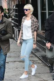 See more ideas about taylor swift pictures, taylor alison swift, taylor swift. Taylor Swift Wears Plaid Twice In One Day In Nyc Taylor Swift Street Style Taylor Swift Style Fashion