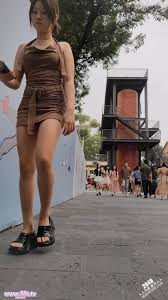 自转】【ed2k】大神尾随偷拍❤️极品包臀裙无内骚货美女裙底风光焦急等上厕所憋不住还尿了一滴【212M1V】 | 磁链迅雷-