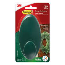 Perfect for hanging decorative items. Command Large Green Outdoor Wreath Hook 1 Hook With 2 Adhesive Strips 17019awgr Esbu The Home Depot