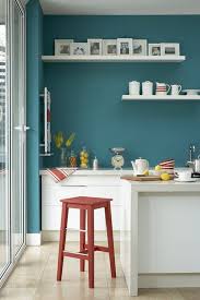 Cuisine et bain (pièce humide) application : 7 Couleurs Tendance Sur Lesquelles Miser En 2020 Meuble Cuisine Blanc Meuble Cuisine Couleur Murs Cuisine