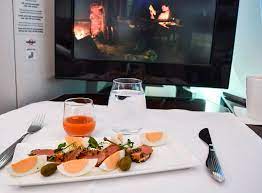 For this version, business class is found from rows 1 to 7 and economy class begins at row 10, ending at row 43. Qatar Airways Business Class Reisen In Der Extraklasse