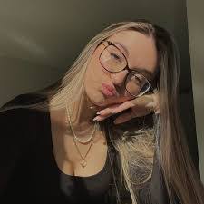 Helena Bouchard's Instagram, Twitter & Facebook