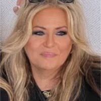 Gabrielle Schilling's Instagram, Twitter & Facebook