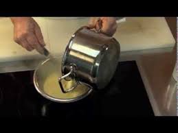 Creme Anglaise A La Vanille Par Pierre Dominique Cecillon Pour Larousse Cuisine