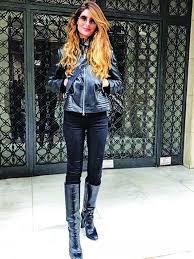 Ακολουθεί ο έντονος διάλογός τους: Me Agria Dia8esh H Salagkoydh Espresso