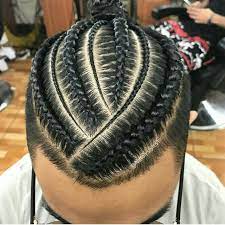 Trenzas para hombres son una excepcional manera de expresar tu personalidad y experimentar con tu peinado. Peinados De Trenzas Modernas Para Hombres Certificacion Calidad Turistica