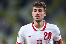 View his overall, offense & defense attributes, compare him with other players in the game. Byly Reprezentant Polski Nie Rozumiem Dlaczego Jakub Moder Wykonuje Rzuty Rozne On Ma 190 Cm Wzrostu