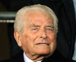 È morto giampiero boniperti, presidente onorario e leggenda della juventus. Auguri A Giampiero Boniperti Che Nazionale Italiana Di Calcio Facebook