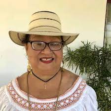 Felicidades a todas las mujeres, especialmente a las que integran la  Fundación Colaquito Cortez, por el apoyo que realizan en las actividades.  Saludos.